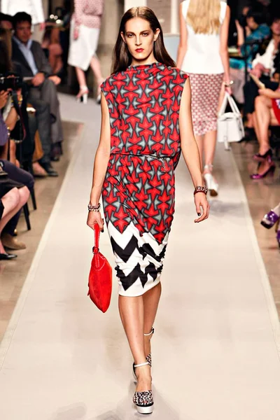 Look 12
